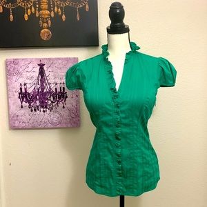 ✨🟢✨Express - Stretch top - Emerald - Size M - Satiny - Perfect Condition!